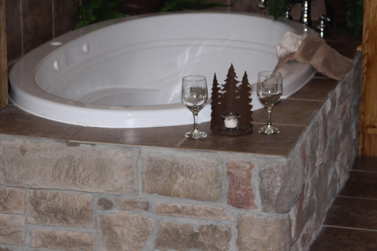 Bathroom 5, Crystal Cove Bed and Breakfast, Stone