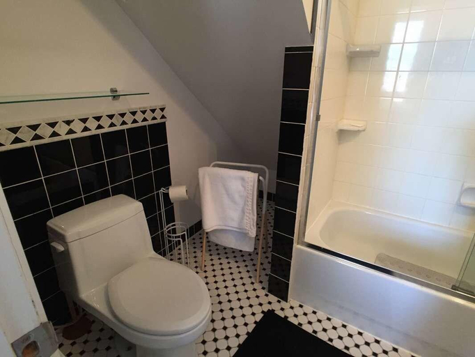 Bathroom 4, HPG Griffintown, Montréal