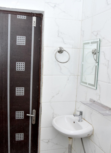 Bathroom 4, Hotel Maple Inn, Patna