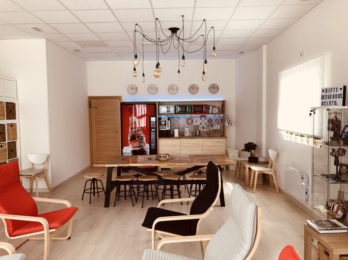 Food & Drinks 5, Albergue SIXTOs no Caminho, A Coruña