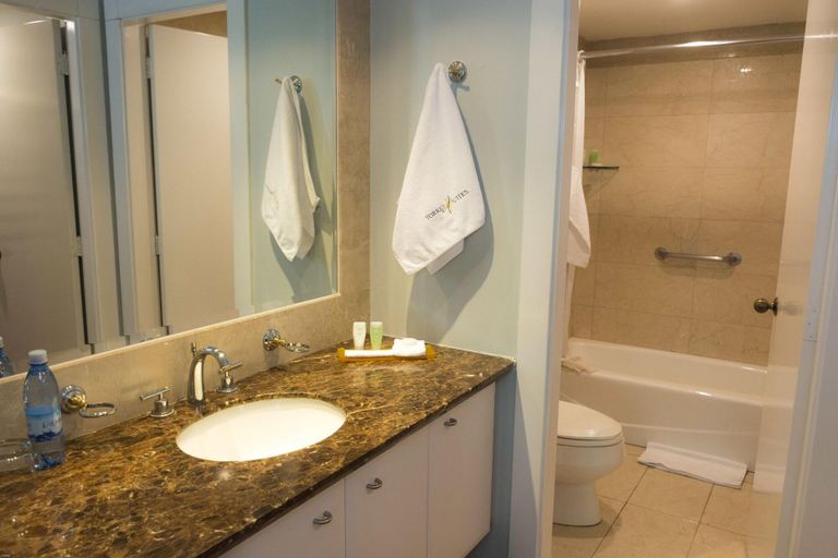 Bathroom 5, Torres De Suites, Quito