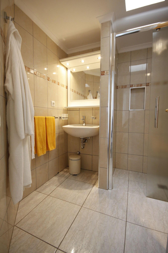Bathroom, Atlantic Beach Club, Las Palmas