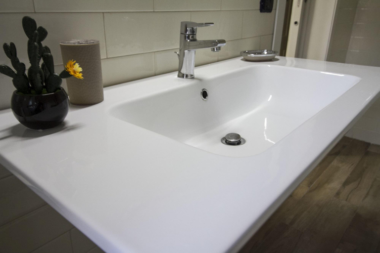Bathroom 5, B&B Arena, Napoli