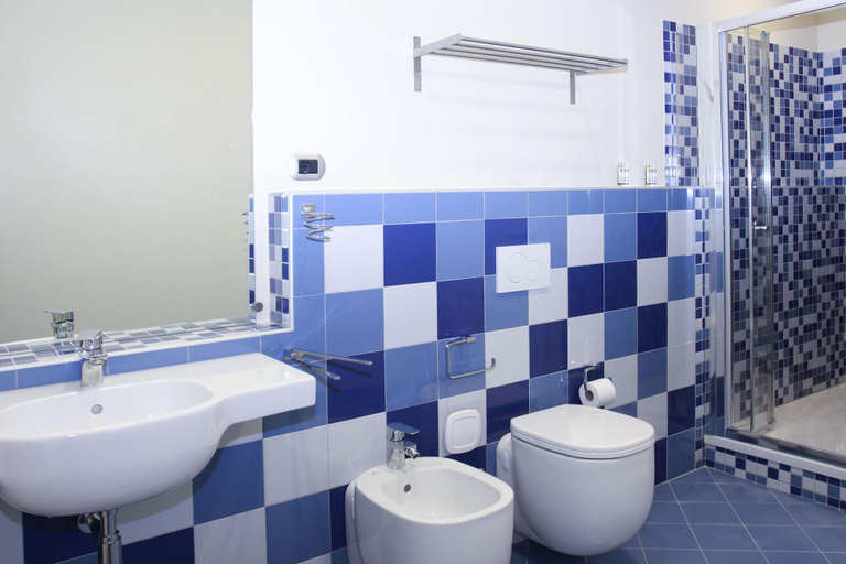 Bathroom 4, Casa Isolani Guest House Piazza Maggiore, Bologna