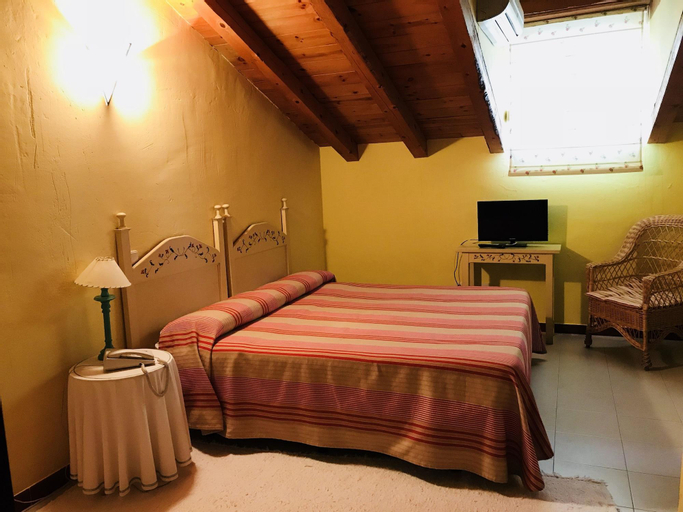 Bedroom 3, Hostal Burgos, Segovia