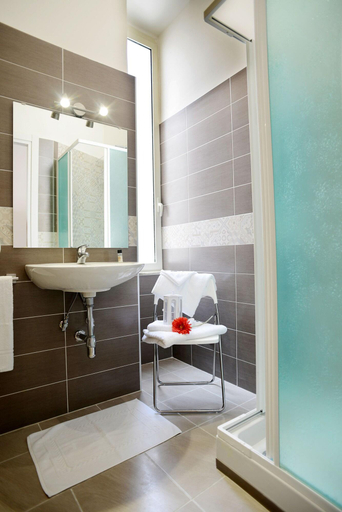 Bathroom 3, Vic' Street B&B, Napoli