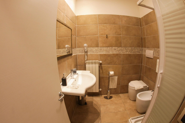Bathroom 4, Reggia & Dintorni Rooms a Caserta, Caserta