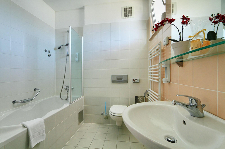 Bathroom, Apartmani Marija, Postira