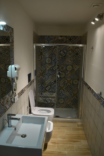 Bathroom 5, B&B Stella Maris Trapani Centro, Trapani
