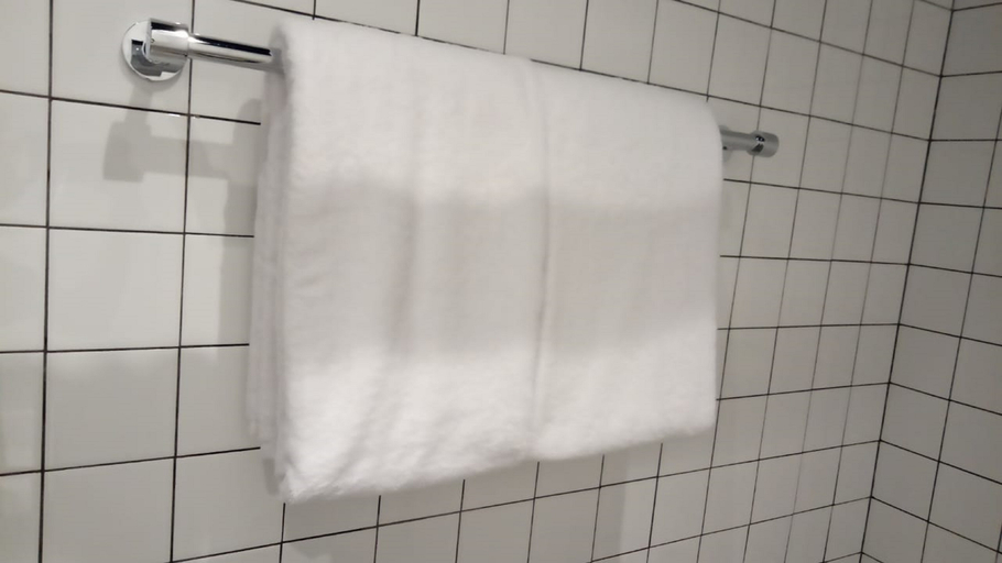 bathroom 4