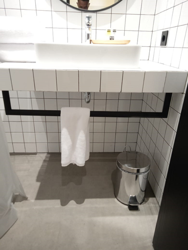 bathroom 8