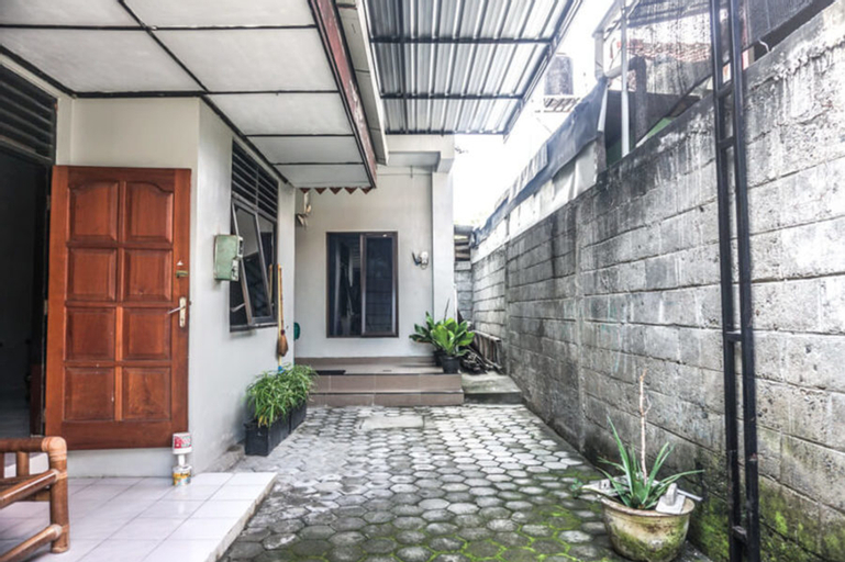 Exterior & Views 3, RedDoorz @ Berlian Homestay Malioboro Yogyakarta, Yogyakarta