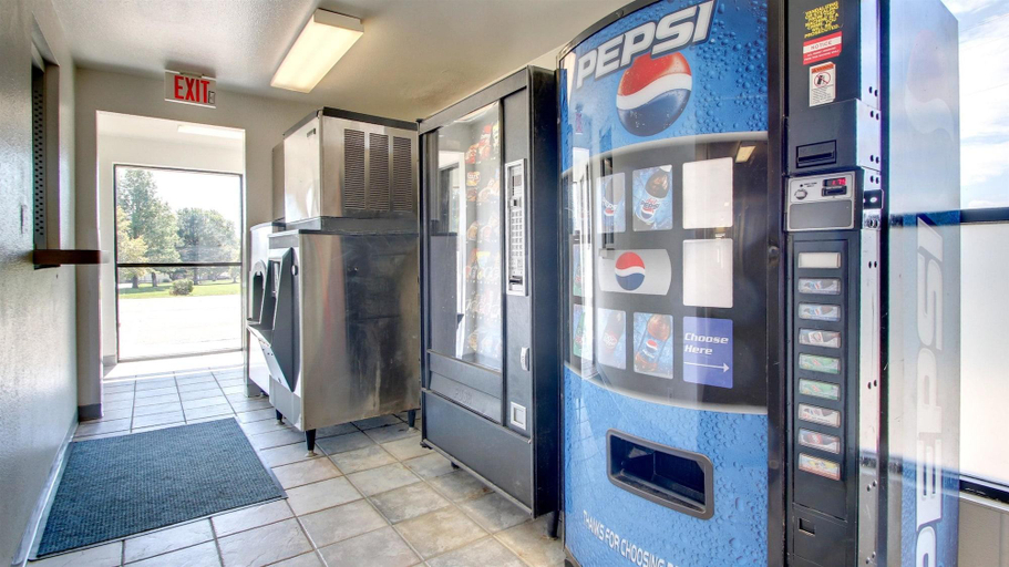 Public Area, Motel 6 Normal, IL - Bloomington Area, McLean