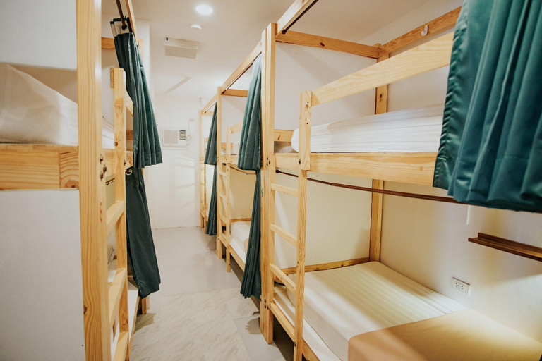 Bedroom 4, Murals Hostel & Cafe, Cebu City