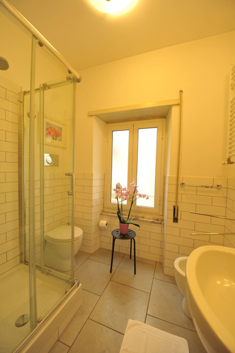 Bathroom 5, B&B Casa Der Poeta, Rome