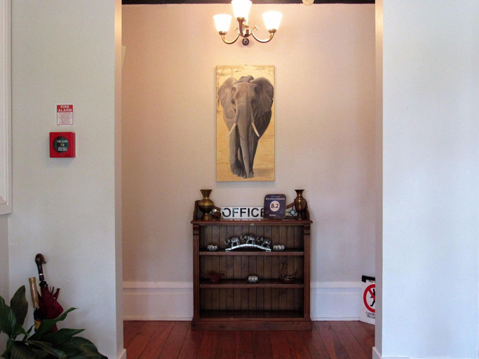 Others 5, The White Elephant Accommodation, Tasman