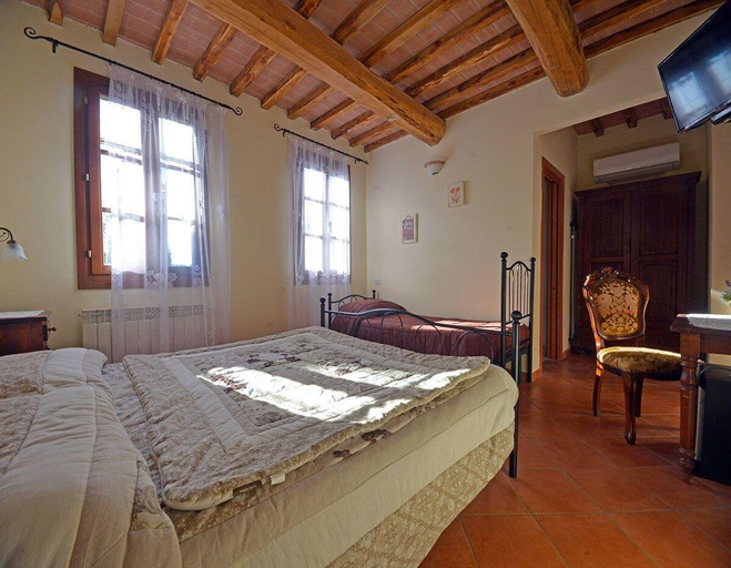 Bedroom 2, Podere Cortesi Agriturismo Molinaccio, Pisa