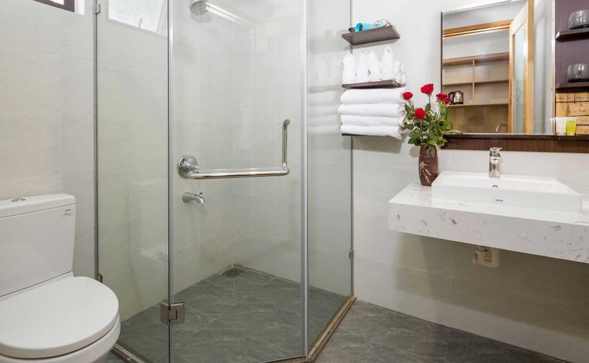 Bathroom 5, Zoneland Apartments Lahome Beach Villa, Da Nang