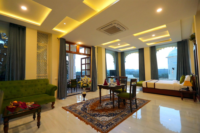 Public Area 4, The Everest Hill Resort Suites with Jacuzzi Spa - Resort in Kumbhalgarh, Rajsamand