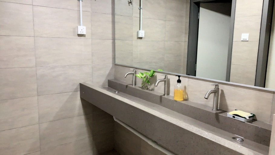 Bathroom 5, Luma Casa Capsule Hotel, Shah Alam