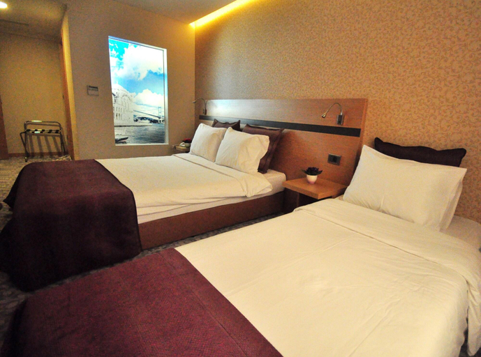 Bedroom 3, Osaka Airport, Bakırköy