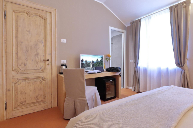Bedroom 4, Agriturismo Relais Tenuta Il Cigno, Pavia