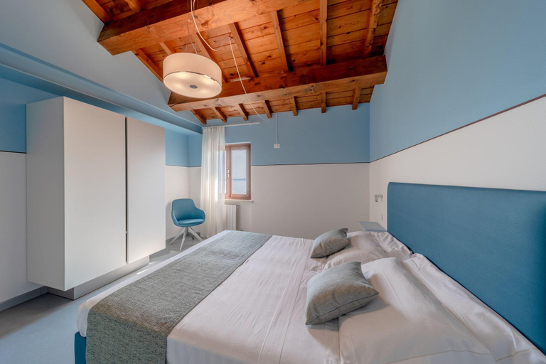 Bedroom 3, Arca, Verona