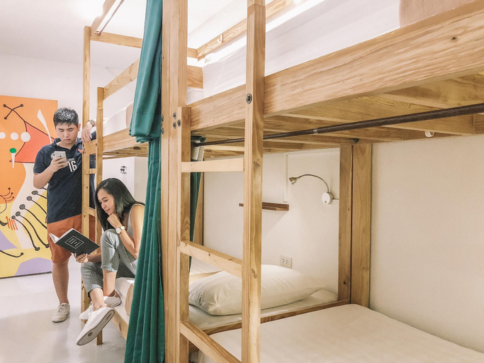 Bedroom 4, Murals Hostel & Cafe, Cebu City