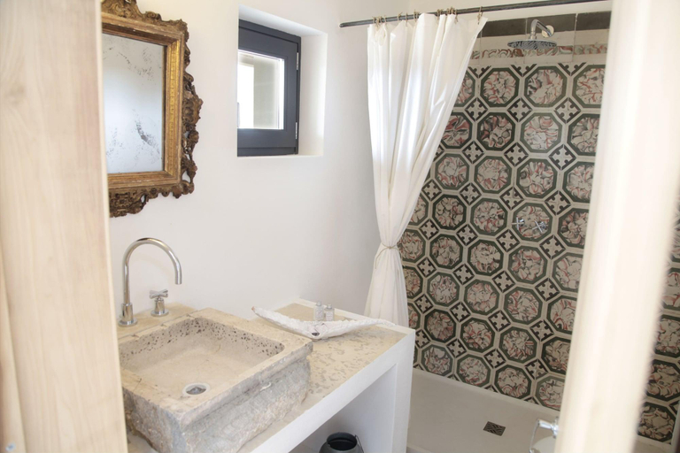 Bathroom 5, Masseria Prosperi, Lecce