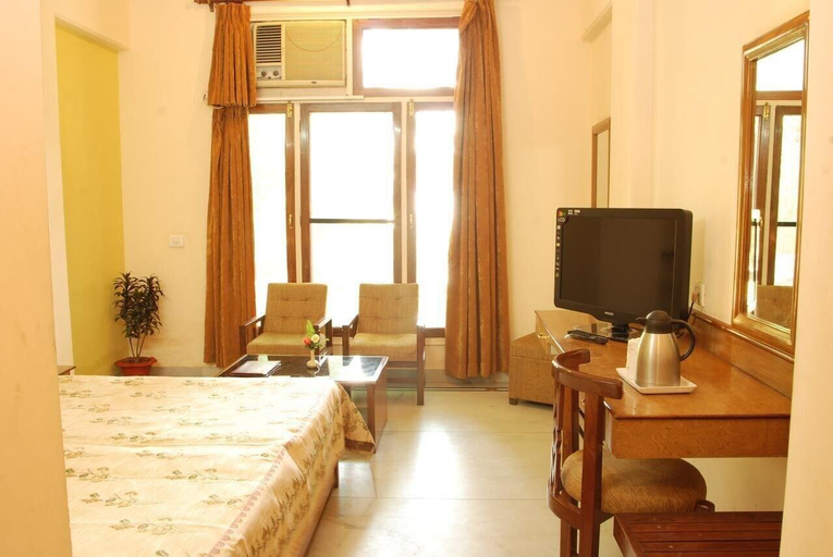 Bedroom 3, Hotel Corbett Kingdom, Nainital
