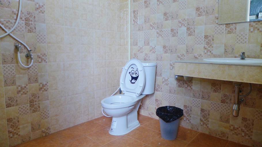 Bathroom 4, Stamp Hostel - Adults Only, Muang Kanchanaburi