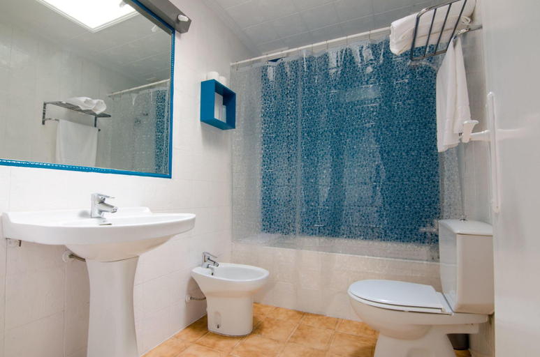 Bathroom 4, Hotel Marazul, Almería