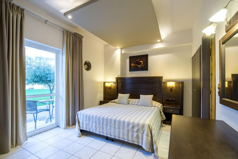 Bedroom 3, SENSEANA Sea Side Resort & Aquadventure, Crete