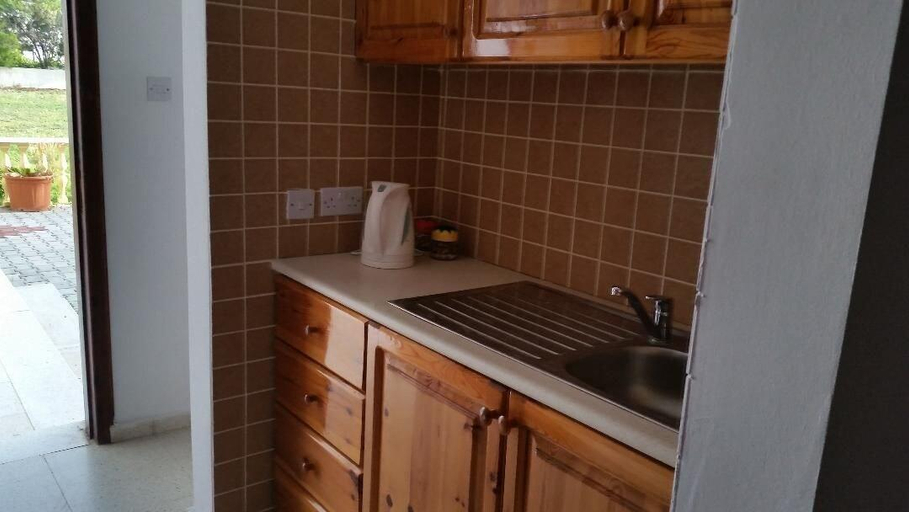 Bathroom 4, Paradise Holiday Bungalows
