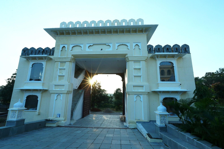 Exterior & Views