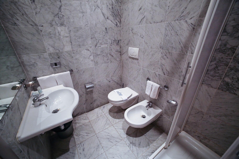 Bathroom 4, Residence Mediterraneo, Grosseto