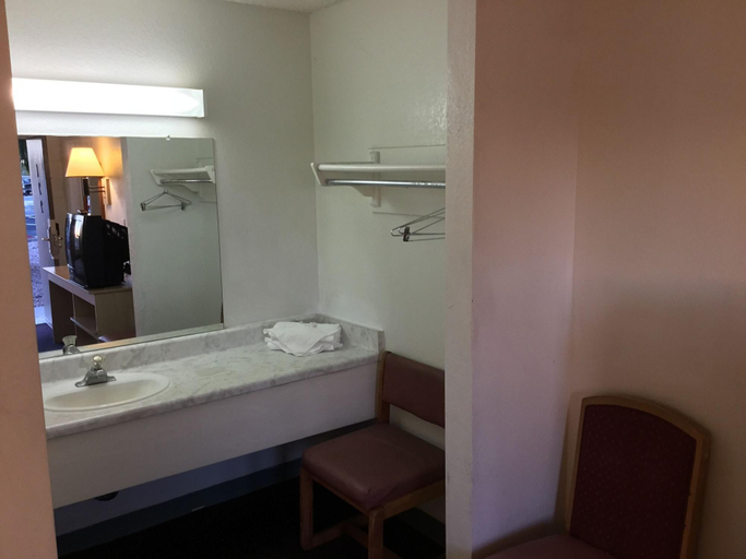 Bathroom 4, Extend A Suites - Tuscon Airport, Pima