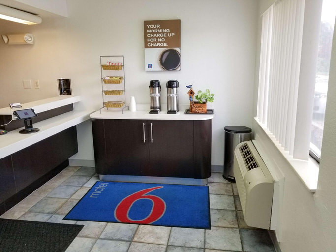 Public Area 2, Motel 6 Normal, IL - Bloomington Area, McLean