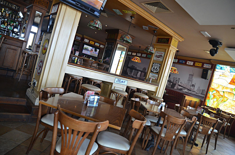 Food & Drinks 5, Pigeon Beach Hotel Apartments