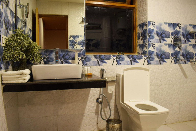 Bathroom, Sky One Ski Resort by One Hotels, Kullu