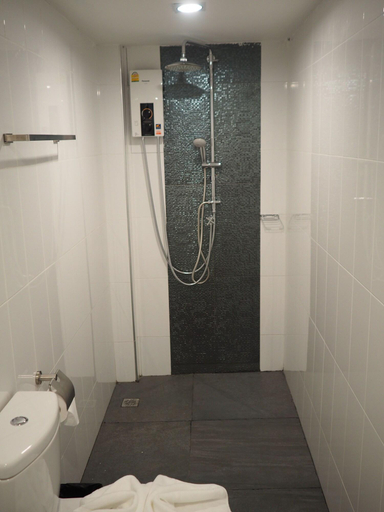Bathroom 5, The Entaneer Poshtel - Hostel, Muang Chiang Mai