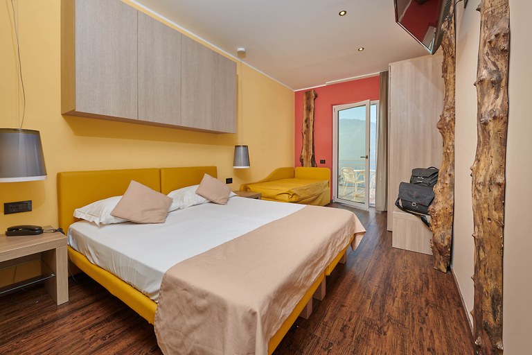 Bedroom 2, Eden, Verona