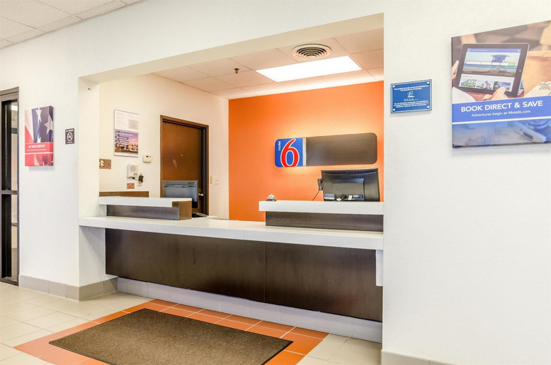 Public Area 2, Motel 6 York, NE, York
