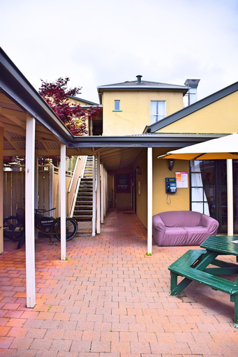 Exterior & Views 2, The Prince Albert Backpackers & Bar, Nelson