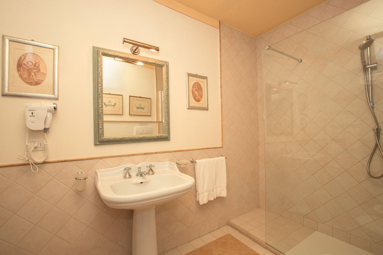 Bathroom 4, La Casa Del Garbo Luxury Rooms Suite, Florence