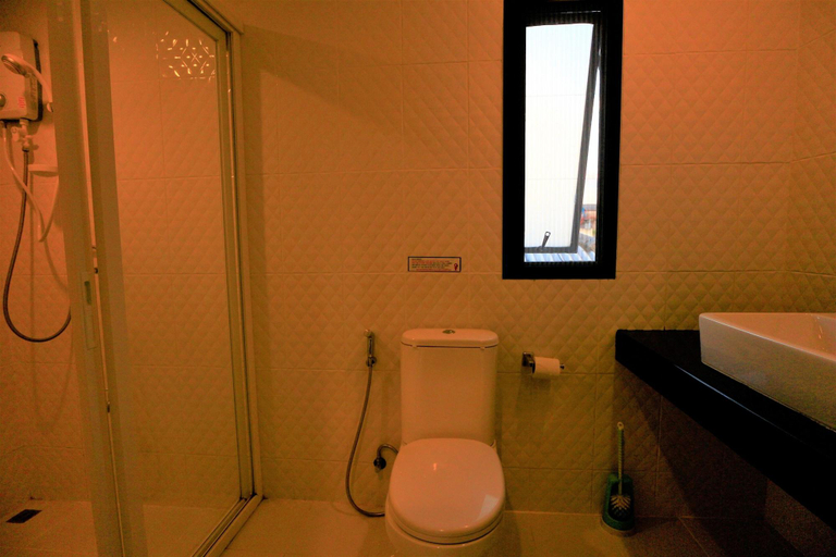 Bathroom 4, Baan Ploy-in, Muang Chiang Mai