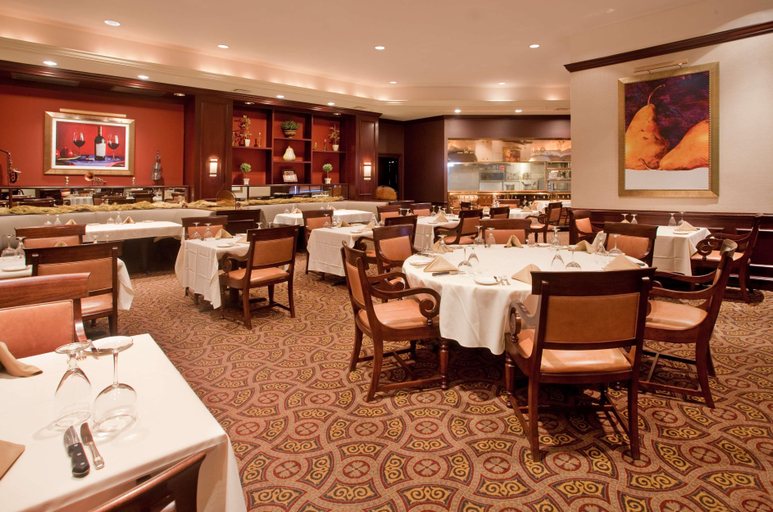 Food & Drinks 5, Radisson Plaza Hotel & Suites at Kalamazoo Center, Kalamazoo