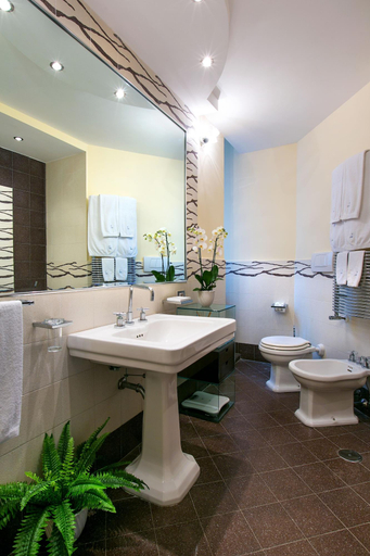 Bathroom 4, Cubo Apartments, Napoli