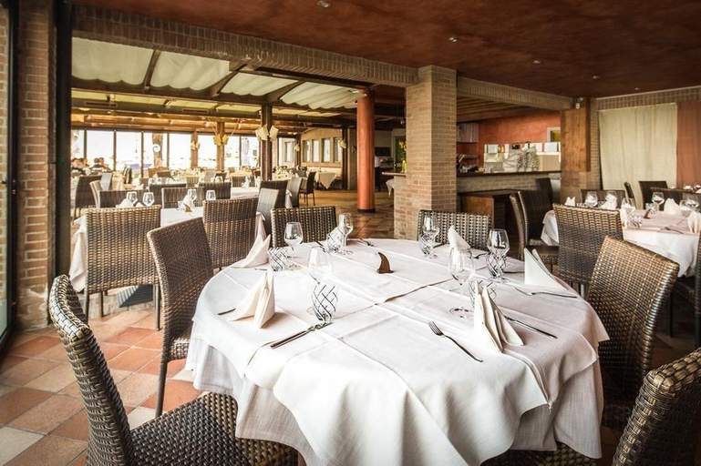 Food & Drinks 5, Nauthotel Porto San Vito, Gorizia