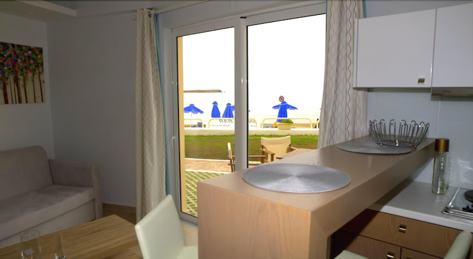 Bathroom 4, Christina 1 & 2 , Crete